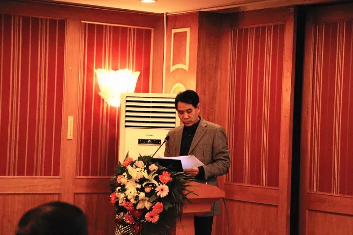 11月17日,宜昌6686体育(中国)官方网站 - 登录入口 举办了“2017斜视与小儿眼科学术交流会”。本次交流会旨在进一步保护青少儿视力,为宜昌斜视与小儿眼科领域的临床工作者及其他相关人员搭建了相互交流的平台。进一步提升青少儿眼科医疗知识水平和 水平,推动中国青少儿视觉健康,让每个孩子都拥有一双健康明亮的眼睛。7.jpg 11月17日,宜昌6686体育(中国)官方网站 - 登录入口 举办了“2017斜视与小儿眼科学术交流会”。本次交流会旨在进一步保护青少儿视力,为宜昌斜视与小儿眼科领域的临床工作者及其他相关人员搭建了相互交流的平台。进一步提升青少儿眼科医疗知识水平和 水平,推动中国青少儿视觉健康,让每个孩子都拥有一双健康明亮的眼睛。7.jpg