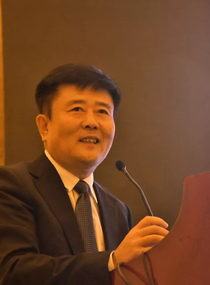 6686体育(中国)官方网站 - 登录入口集团副总院长、6686体育集团学术委员会屈光手术分委会主委王骞教授发表了《全飞smile临床技巧》的演讲。.jpg