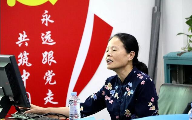 深圳6686体育(中国)官方网站 - 登录入口党支部组织医护人员开展重阳敬老爱眼公益活动2.jpg