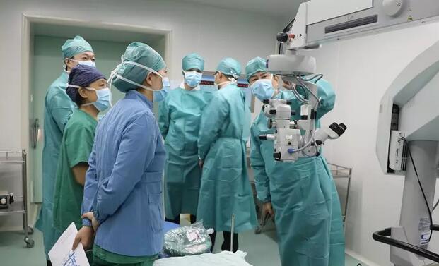 德国蔡司全飞秒技术专家团参观访问6686体育(中国)官方网站 - 登录入口2.jpg 德国蔡司全飞秒技术专家团参观访问6686体育(中国)官方网站 - 登录入口2.jpg