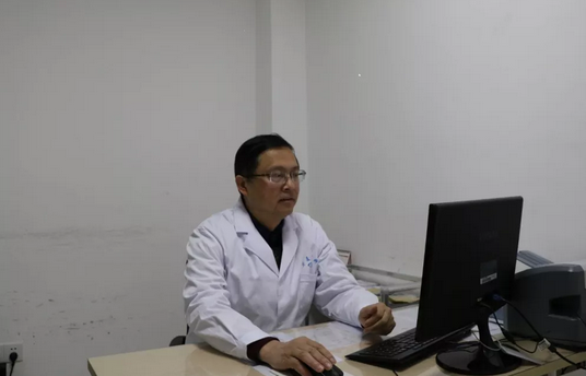 宜昌6686体育(中国)官方网站 - 登录入口中医眼科主任秦大军接连为视神经病变患者医治.png