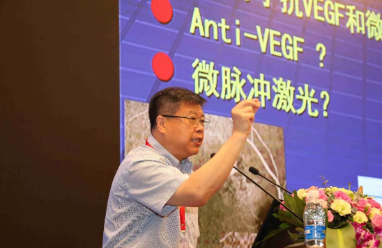 鹭岛初夏，钟灵毓秀;四海宾朋齐聚厦门。对他们来说，时节带来繁花似锦并非意中物，比美景更吸引他们的，是一场全球眼科医学的群英会——第五届6686体育环球论坛于鹭岛之滨召开。论坛主席由黎晓新、赵堪兴、葛坚、刘祖国共同担任。大会还邀请了海峡两岸医药卫生交流协会会长王立基;厦门市卫生健康委员会副主任孙卫;厦门市医学会副秘书长柳辉;中华医学会眼科学分会副主委、重庆医科大学附属第*医院副院长杨培增教授;12.png