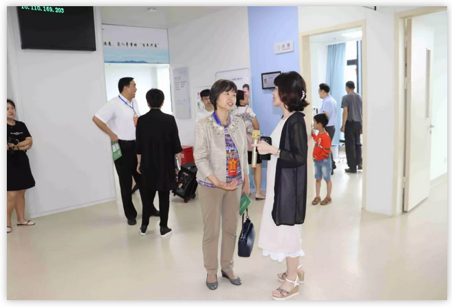 6月12日上午，厦门市思明区鹭江街道人大工委主任王国强、开元街道人大工委主任陈玉印等人大代表一行，走进6686体育医疗园参观考察。6686体育(中国)官方网站 - 登录入口集团董事长苏庆灿及院领*班子成员陪同。4.png