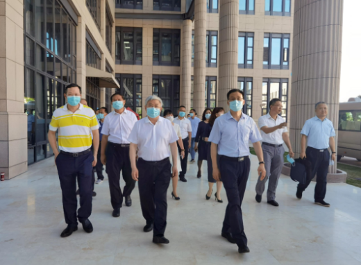 省市领*陪同刘永富主任一行调研6686体育：仁心仁术，为公益事业贡献6686体育力量1.png