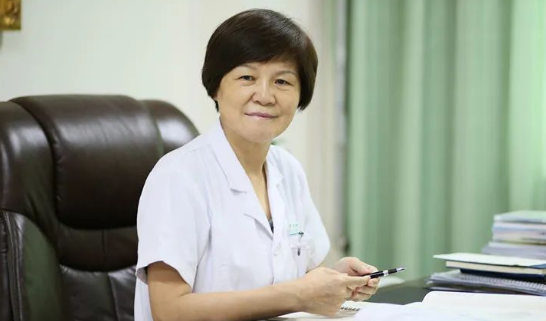 郑州6686体育视光:“狠人”刘苏冰的3件宝:咖啡、止疼片、安眠药,让她时刻处在较佳状态。找她做近视手术,放心!1.png 郑州6686体育视光:“狠人”刘苏冰的3件宝:咖啡、止疼片、安眠药,让她时刻处在较佳状态。找她做近视手术,放心!1.png