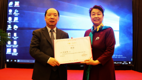 聊城6686体育任春慧：从医40年，用一双“慧”眼守护无数双慧眼3.png